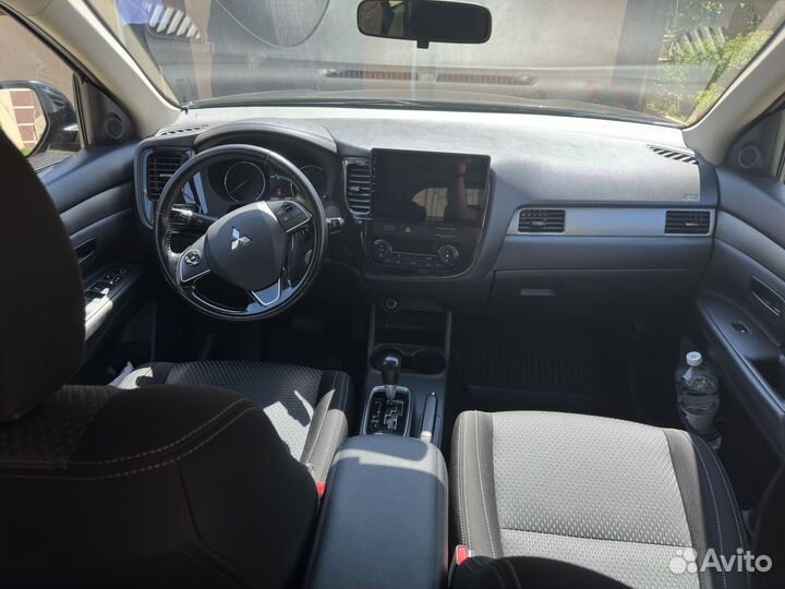 Mitsubishi Outlander 2 CVT, 2016, 122 000 км