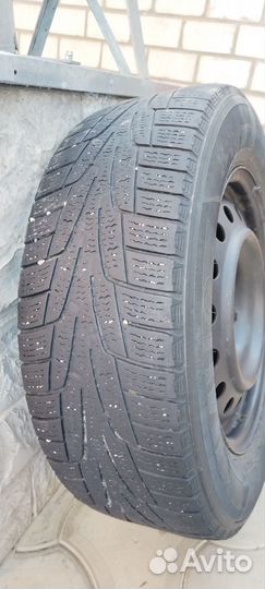 Kumho I'Zen KW31 21.5/65 R16