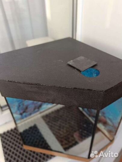 Аквариум высота 35см.Ширина стен 31,31,25, 13,13см