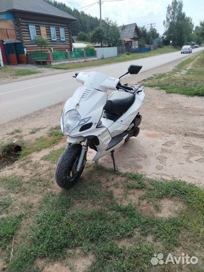 Продам скутер racer arow 150