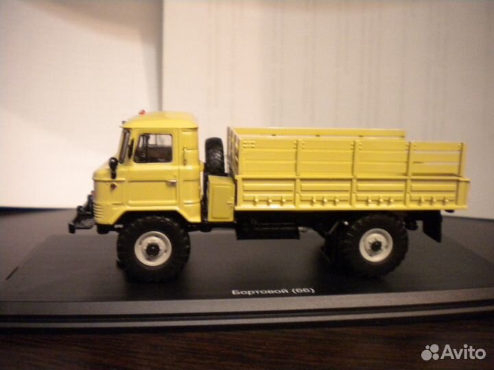 Газ-66 бортовой бежевый SSM