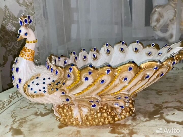 Павлин ваза для фруктов