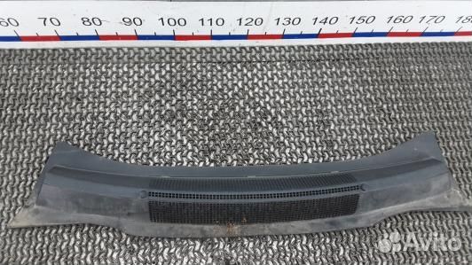 Накладка декоративная (жабо, дождевик) opel zafira