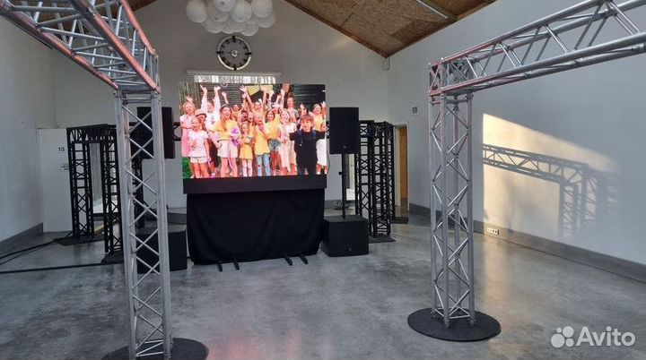 Информационный стенд / Светодиодный экран