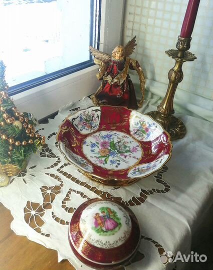 Ваза для фруктов на ножке