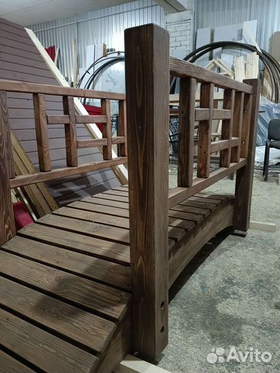 Декоративный деревянный мостик