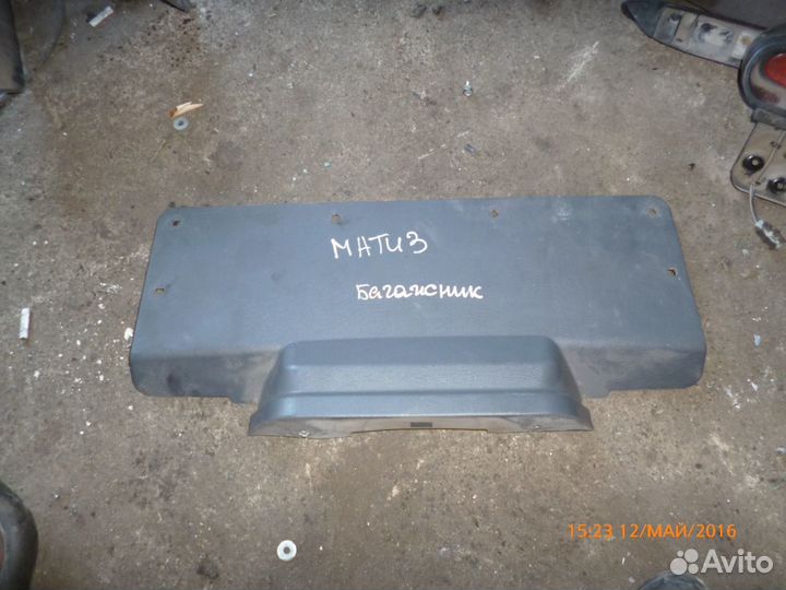 Обшивка двери багажника 96566333 Daewoo Matiz