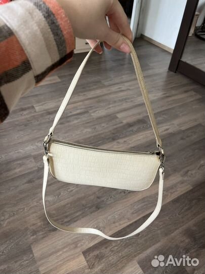 Белая кожаная сумка