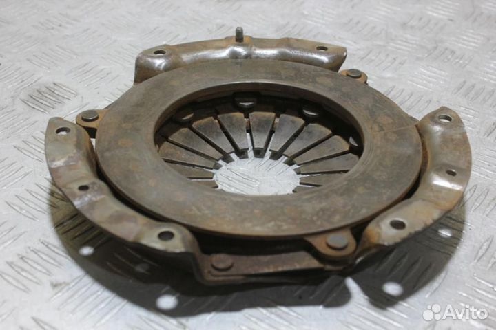 Корзина сцепления Mitsubishi Carisma 2000 2003