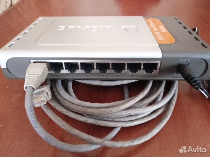 Коммутатор D-link DES-1008D