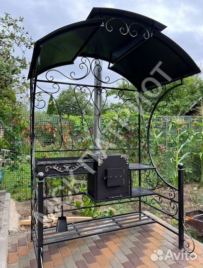 Мангал с крышей