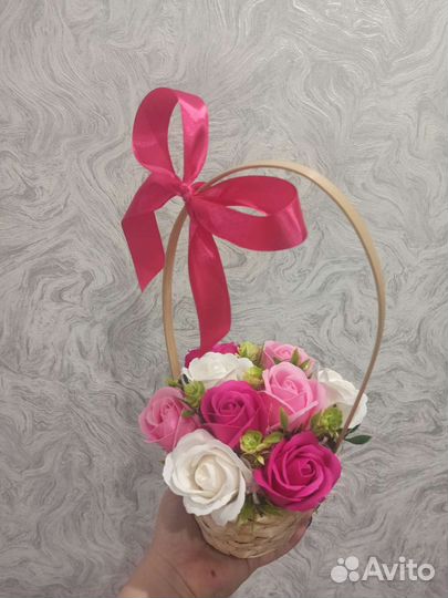 Букет из мыльных роз в корзине