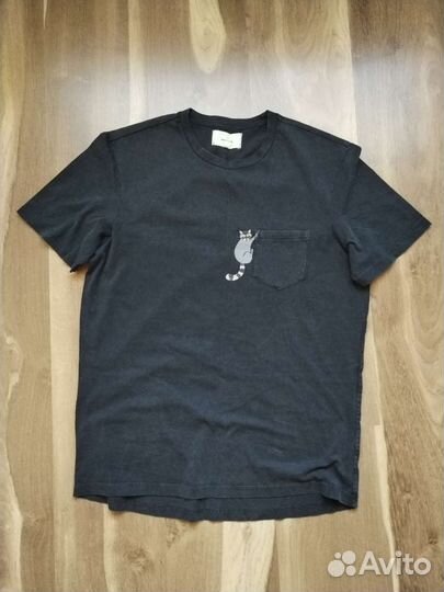 Футболка с енотом