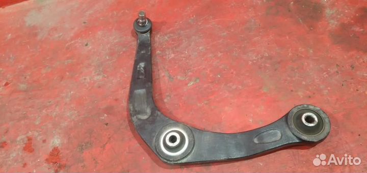 Пежо 206 рычаг передний правый нижний
