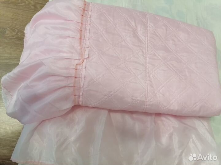 Покрывало на кровать стеганное нейлоновое