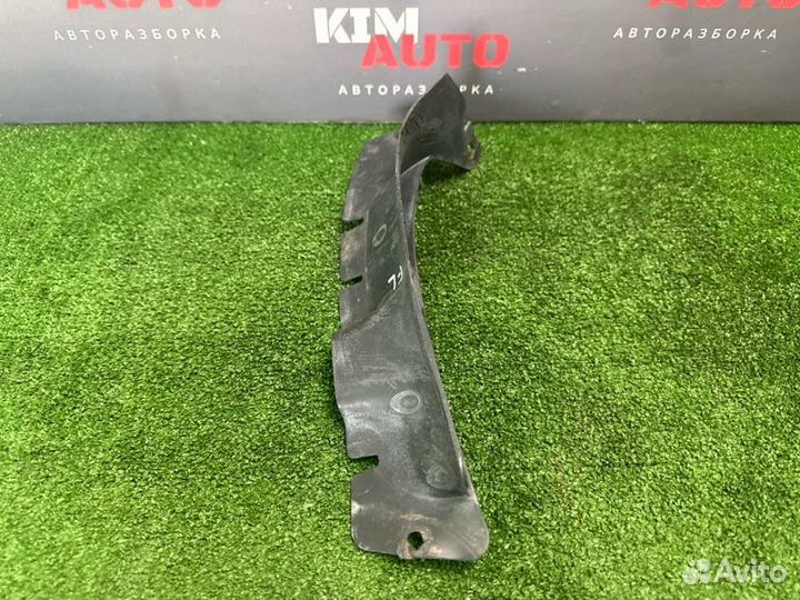 Брызговик передний левый Skoda Rapid 1.6 cwva 2016