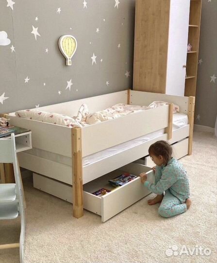 Детская кровать из массива