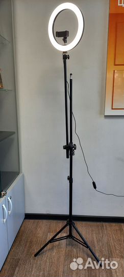 Кольцевая лампа