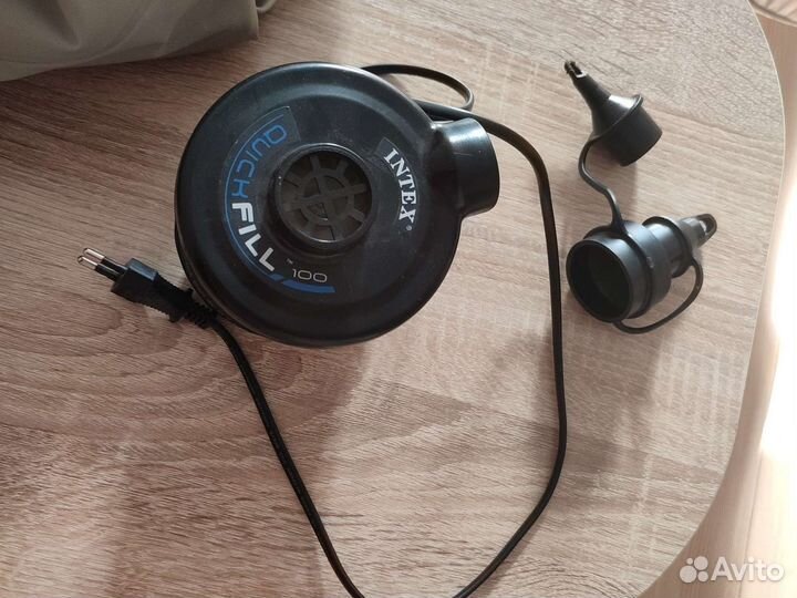 Надувной матрас с насосом