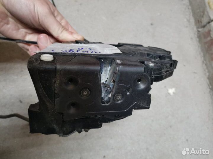 Замок боковой двери задний левый Mazda 3