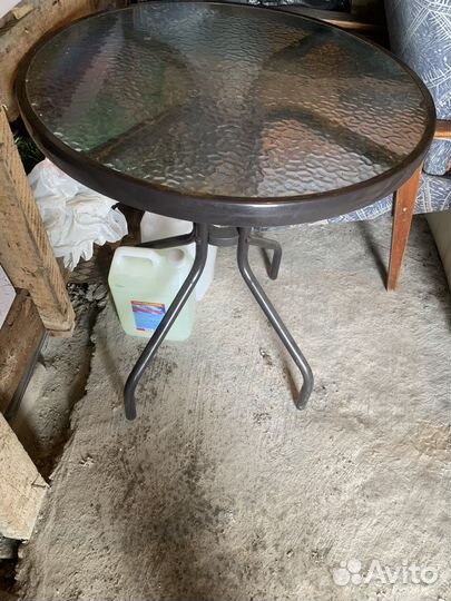 Стол стеклянный