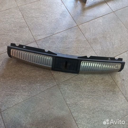 Накладка замка багажника Nissan Murano Z51