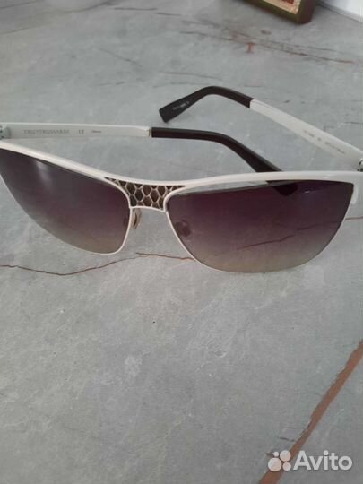 Солнцезащитные очки trussardi