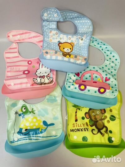 Слюнявчик нагрудник с кармашком