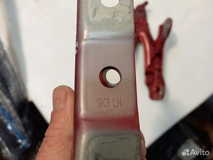 Петли капота правая,левая Kia Soul 3