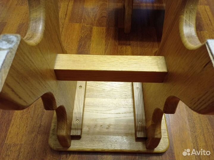 Стол и табуретки