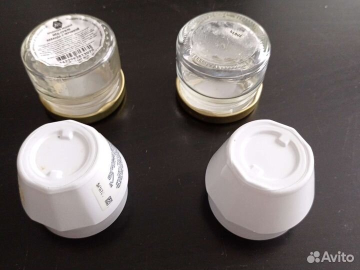 Маленькие стеклянные баночки