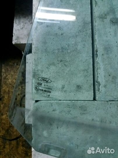 Стекло на Ford focus 2