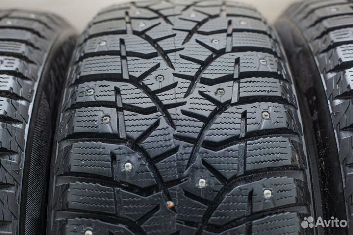 Bridgestone Blizzak Spike-02 SUV 225/55 R18 98T