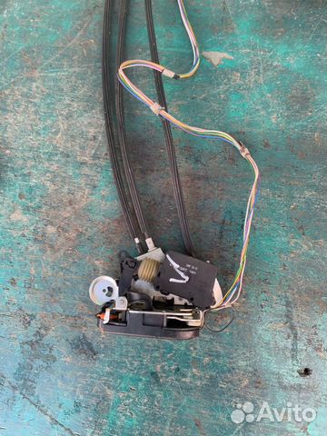 Замок двери задний правый mercedes W414 vaneo