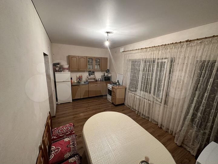 4-к. квартира, 111,8 м², 1/2 эт.