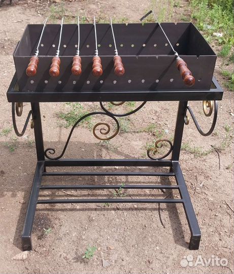 Мангал на подставке с дровницей и шампурами