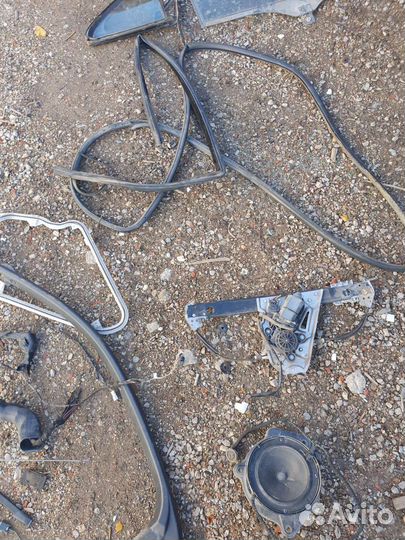 Задний молдинг двери на мерседес 220 лонг