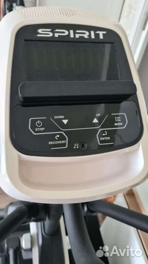Эллиптический тренажер Spirit SE205