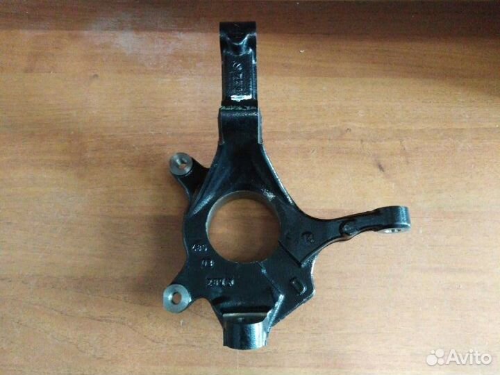 Кулак поворотный передний правый Renault Laguna