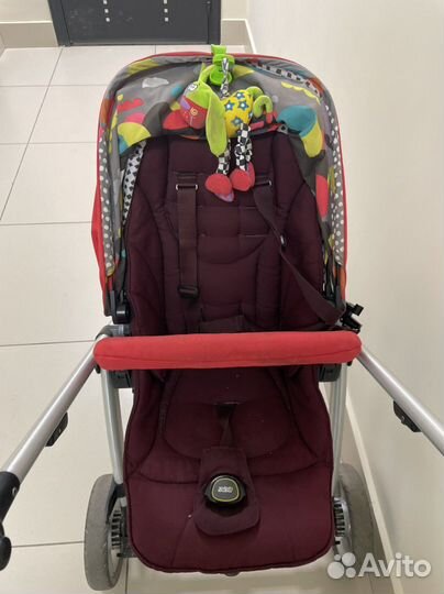 Прогулочная коляскa