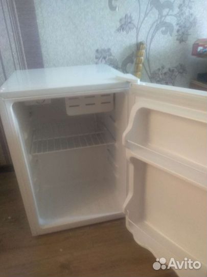 Мини холодильник kraft BC (W) -75