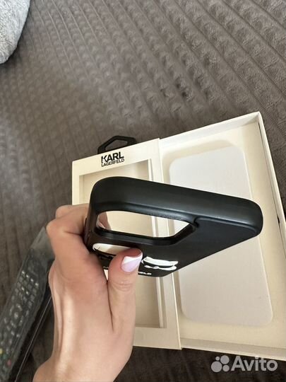Чехол на iPhone 14 pro karl lagerfeld