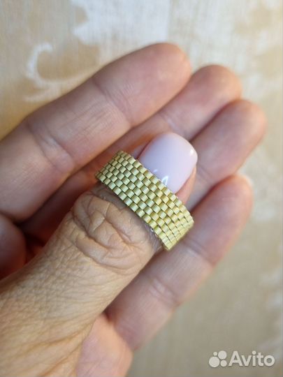 Кольцо из бисера широкое