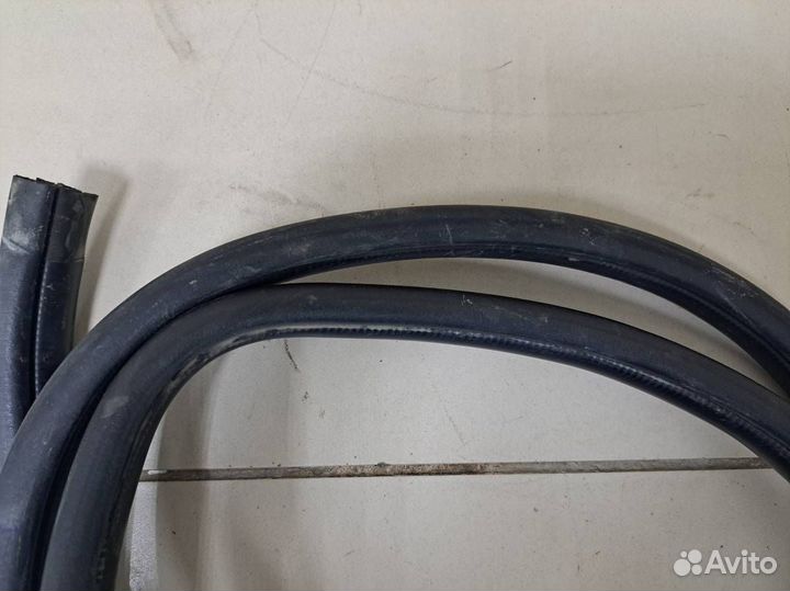 Уплотнитель проема двери передней левой Hyundai Solaris 2010-2017