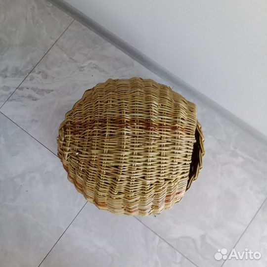 Корзинка, лежанка, домик для кошки