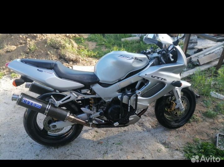 Продам Honda vtr1000f