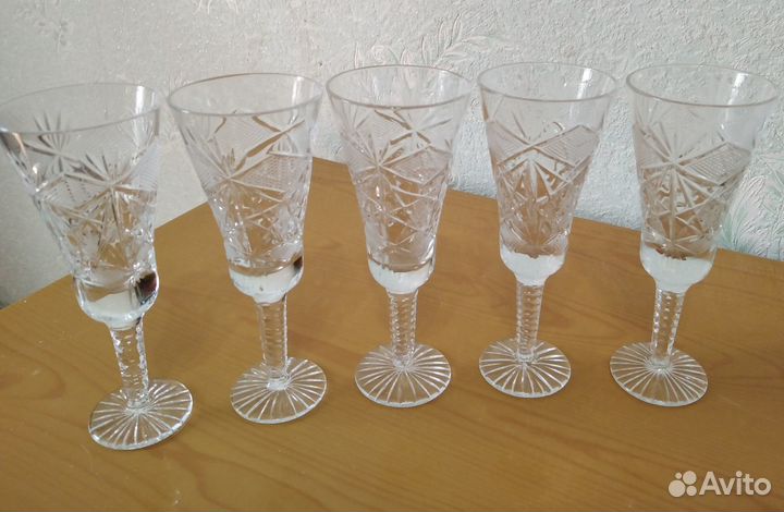 Бокалы, стаканы, стопки, кружки