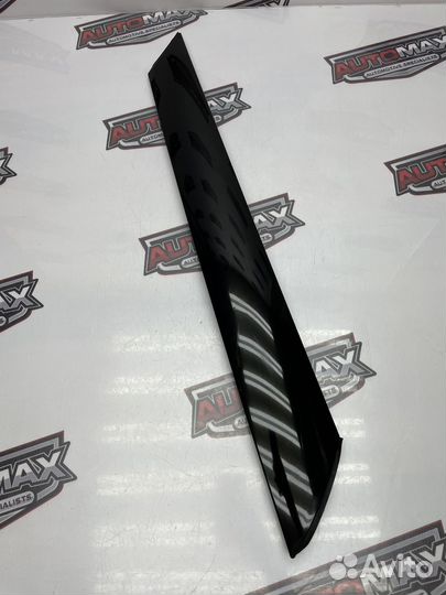 Накладка передней левой стойки Skoda Yeti 2011