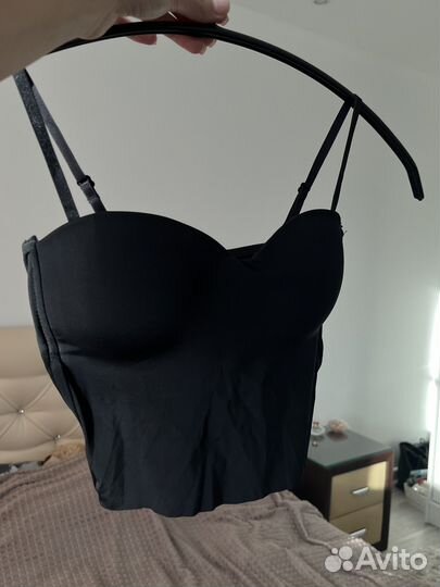 Топ на бретелях