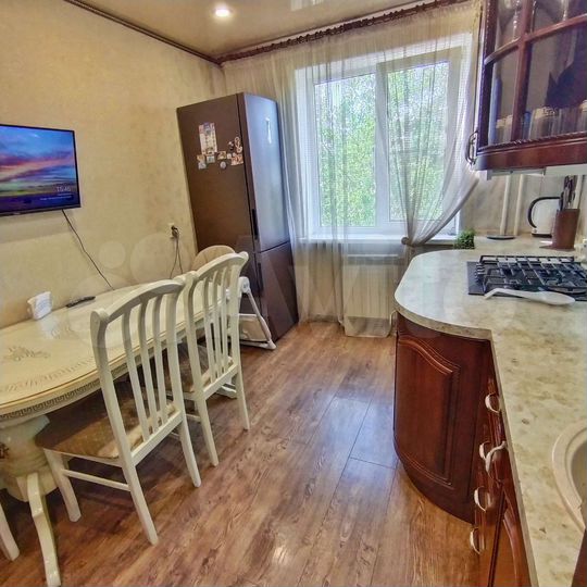 3-к. квартира, 70,8 м², 2/5 эт.